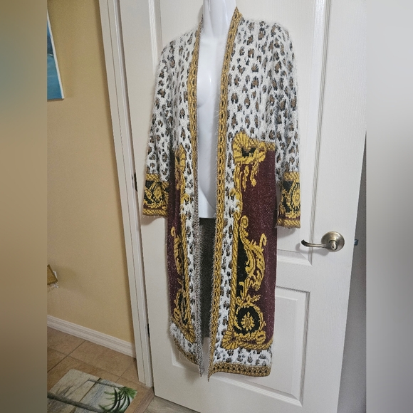 MAXSPORT maxi sweater NWT size S 368$ tag still on gold burgundy cream. … - Picture 4 of 15